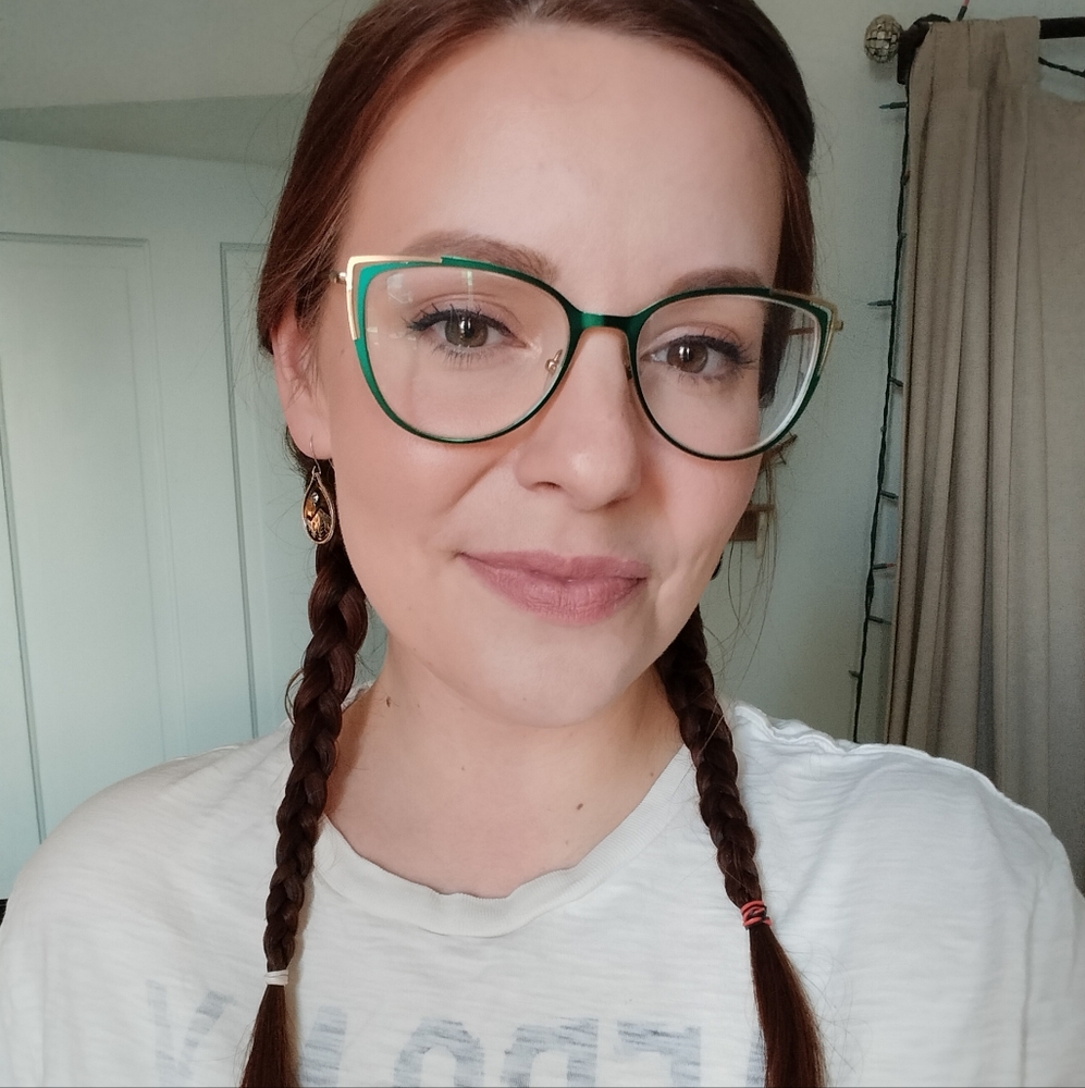 Meet your Posher, Kassandra